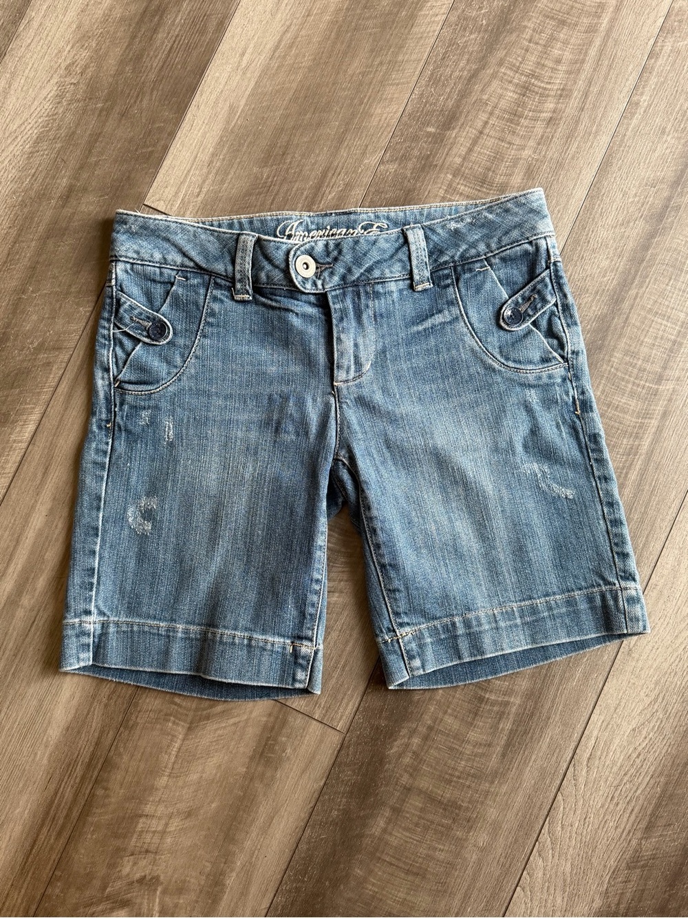 Vtg Y2K American Eagle Outfitters Low Rise Bermuda Shorts Medium Wash Denim Sz 4